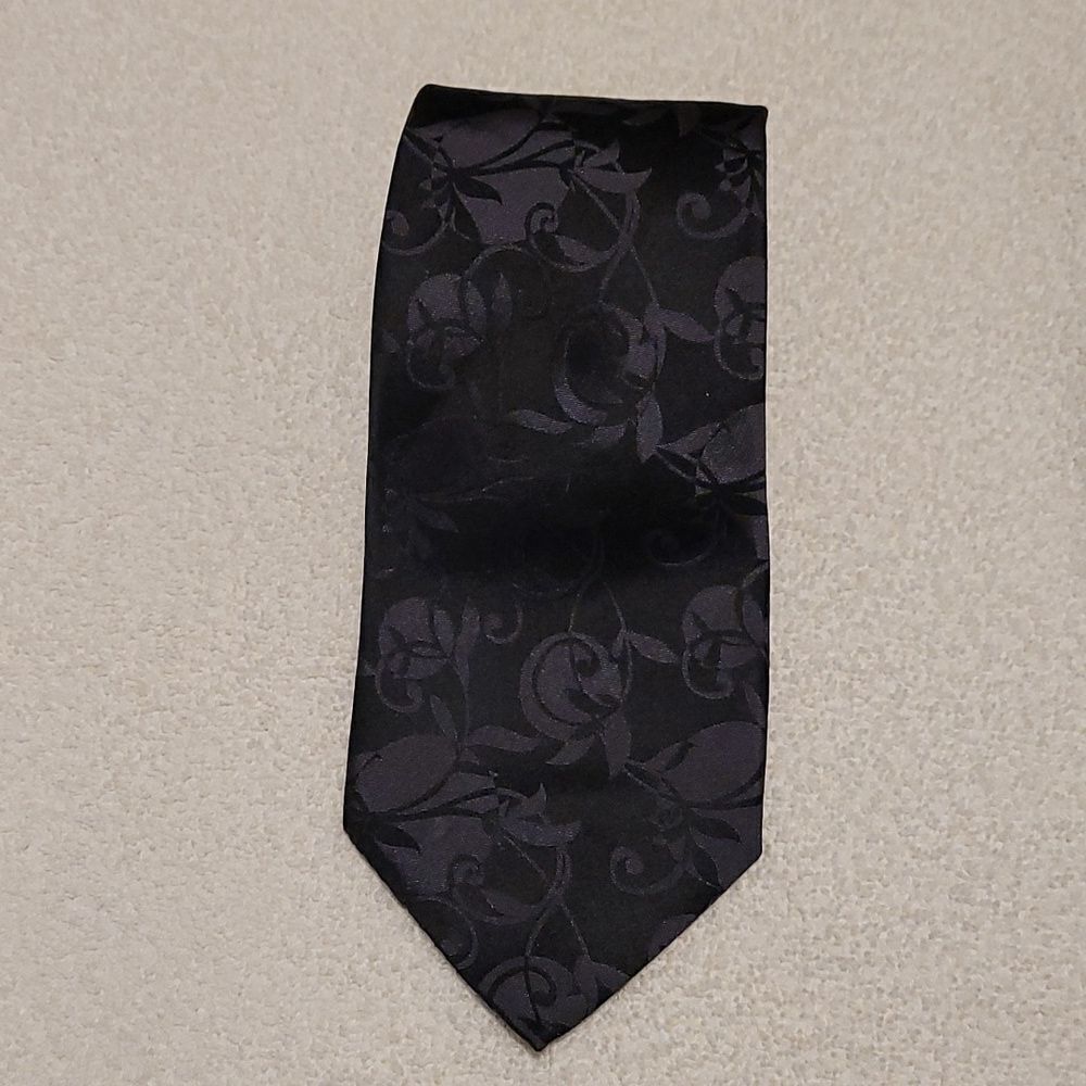 Perry Ellis portfolio all silk black tie